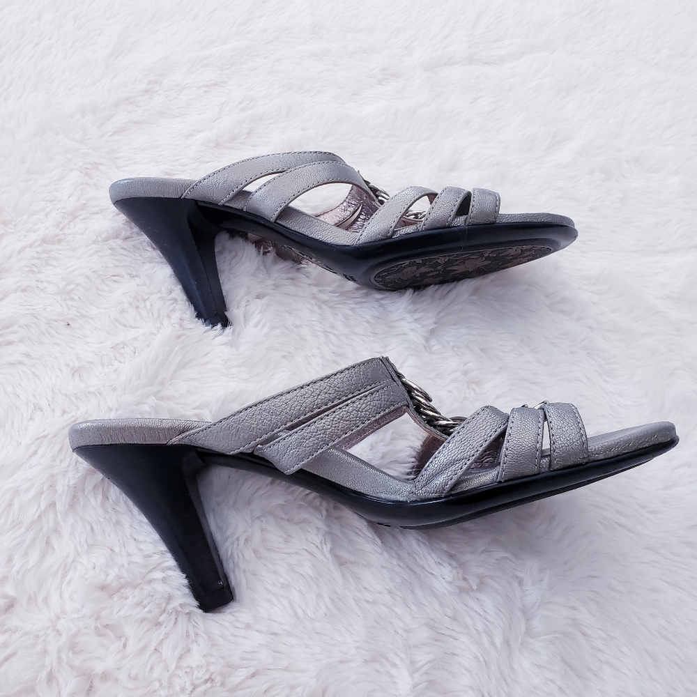 Sofft Leather Strappy Dressy Sandals - Picture 3 of 8